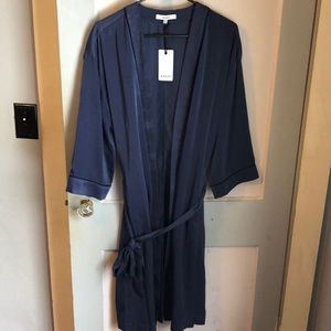 NWT Ro & De Lightweight Robe